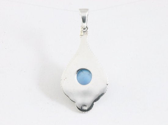 Bewerkte zilveren hanger met blauwe chalcedoon afbeelding 3