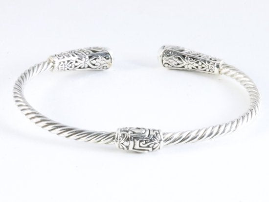 Traditionele bewerkte zilveren klemarmband met amethist afbeelding 3