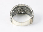 Traditionele opengewerkte zilveren ring met 18k gouden decoraties afbeelding 3