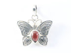 Bewerkte zilveren vlinder hanger met granaat afbeelding 4