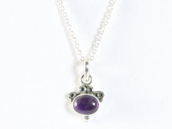 Fijne bewerkte zilveren hanger met amethist aan ketting afbeelding 4