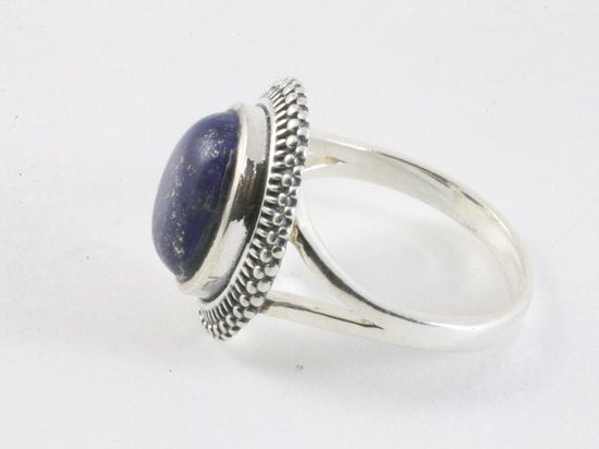 Bewerkte zilveren ring met lapis lazuli afbeelding 2