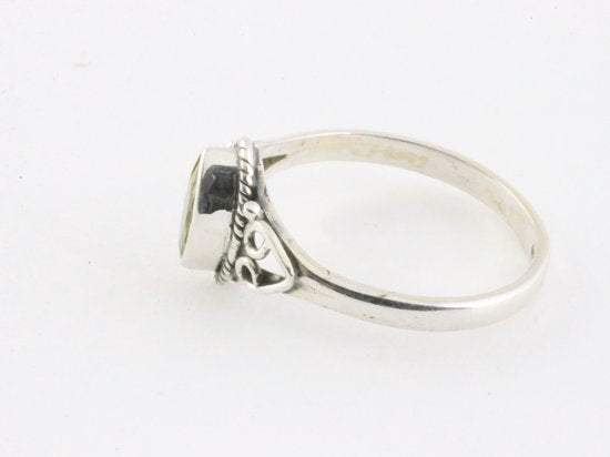 Fijne bewerkte zilveren ring met citrien afbeelding 2