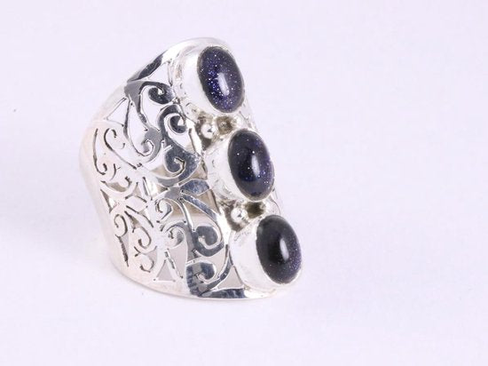 Langwerpige opengewerkte zilveren ring met blauwe zonnesteen afbeelding 1