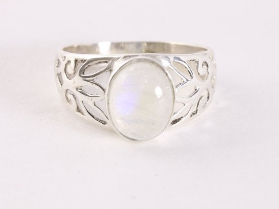 Opengewerkte zilveren ring met regenboog maansteen afbeelding 4