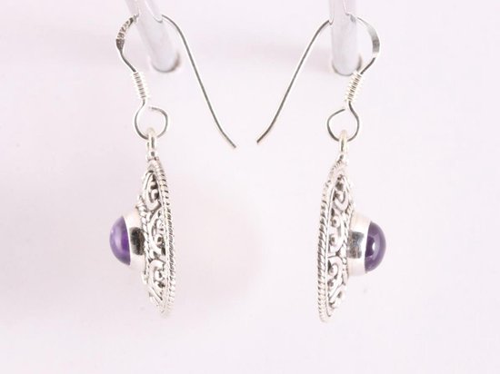 Ronde opengewerkte zilveren oorbellen met amethist afbeelding 2