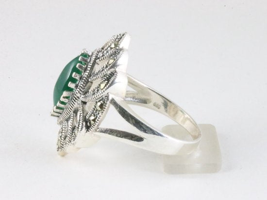 Zware opengewerkte zilveren ring met jade en marcasiet afbeelding 2