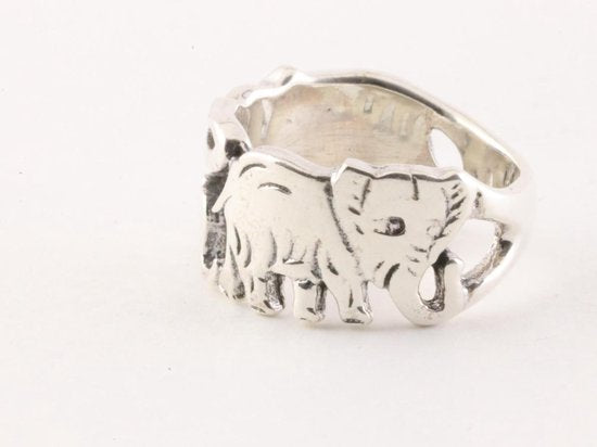 Zilveren ring met olifanten afbeelding 2