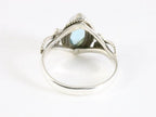 Fijne bewerkte zilveren ring met blauwe topaas afbeelding 3