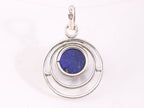 Ronde opengewerkte zilveren hanger met lapis lazuli afbeelding 3
