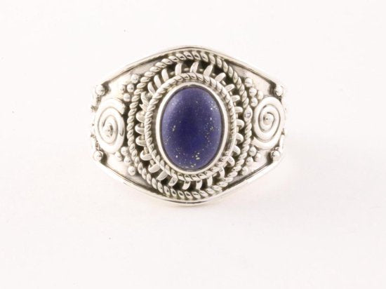 Bewerkte zilveren ring met lapis lazuli afbeelding 2
