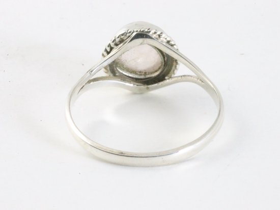 Fijne bewerkte ronde zilveren ring met rozenkwarts afbeelding 3