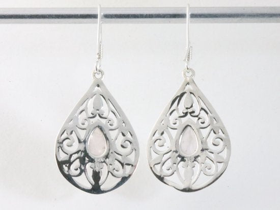 Opengewerkte zilveren oorbellen met rozenkwarts afbeelding 2