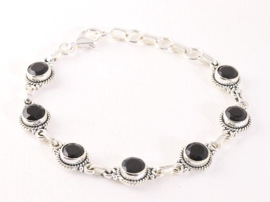 Bewerkte zilveren armband met gefacetteerde onyx afbeelding 1