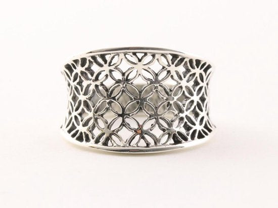 Opengewerkte zilveren ring met levensbloem patroon afbeelding 4