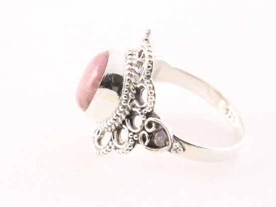 Opengewerkte zilveren ring met rhodoniet afbeelding 2