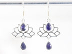 Zilveren lotus oorbellen met blauwe saffier afbeelding 4