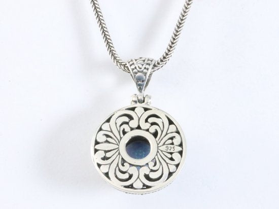 Traditionele bewerkte zilveren hanger met Australische opaal aan ketting afbeelding 3