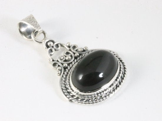 Bewerkte zilveren hanger met onyx afbeelding 2