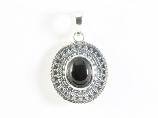 Bewerkte ovale zilveren hanger met onyx afbeelding 3