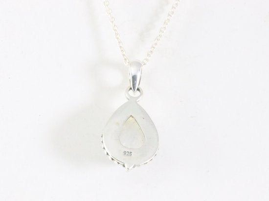 Bewerkte druppelvormige zilveren hanger met regenboog maansteen aan ketting afbeelding 3