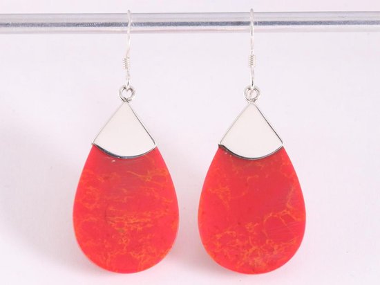Grote druppelvormige zilveren oorbellen met rode koraal steen afbeelding 4