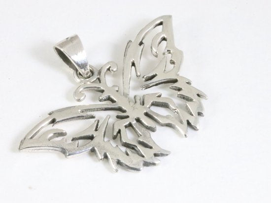 Opengewerkte zilveren vlinder hanger afbeelding 2