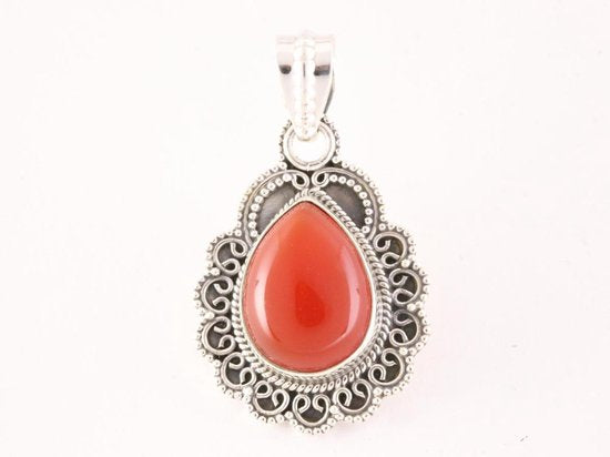 Bewerkte zilveren hanger met carneool afbeelding 1