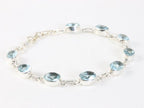 Hoogglans zilveren armband met blauwe topaas afbeelding 2
