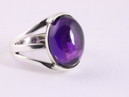 Opengewerkte zilveren ring met amethist afbeelding 1