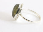 Bewerkte ovale zilveren ring met labradoriet afbeelding 2