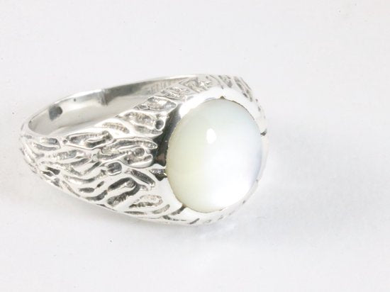 Bewerkte zilveren ring met parelmoer afbeelding 1