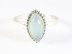 Fijne bewerkte zilveren ring met aqua chalcedoon afbeelding 4