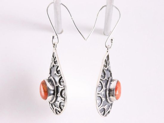 Bewerkte druppelvormige zilveren oorbellen met rode turkoois afbeelding 2