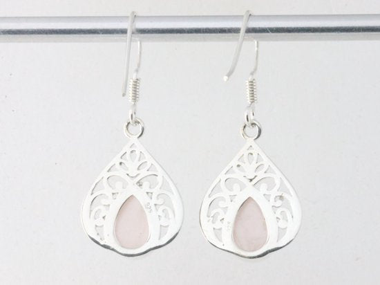 Opengewerkte zilveren oorbellen met rozenkwarts afbeelding 3
