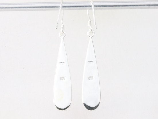 Lange druppelvormige zilveren oorbellen met onyx afbeelding 2