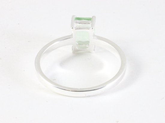 Fijne hoogglans zilveren ring met blauwe topaas afbeelding 3