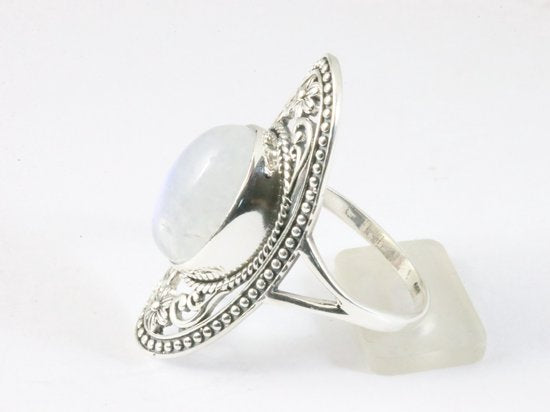 Langwerpige opengewerkte zilveren ring met regenboog maansteen afbeelding 2