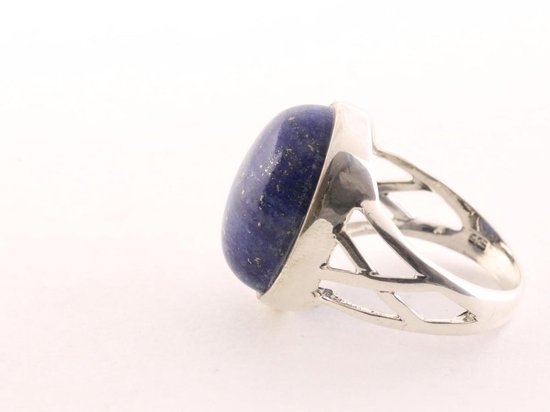 Opengewerkte zilveren ring met lapis lazuli afbeelding 2