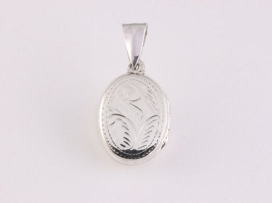 Fijn bewerkt zilveren medaillon met onyx afbeelding 3