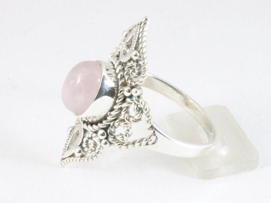 Opengewerkte zilveren ring met rozenkwarts afbeelding 2