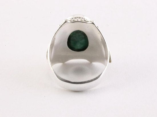 Bewerkte zilveren ring met smaragd afbeelding 3