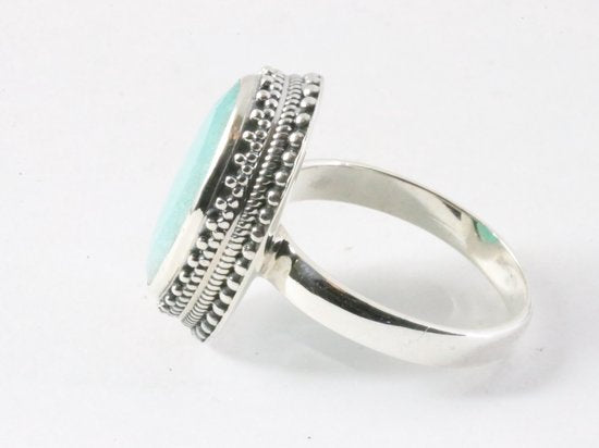 Zware bewerkte zilveren ring met smaragd afbeelding 2