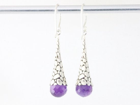 Bewerkte zilveren pegel oorbellen met amethist afbeelding 3