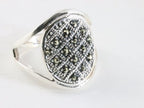 Zware opengewerkte zilveren ring met marcasiet afbeelding 1
