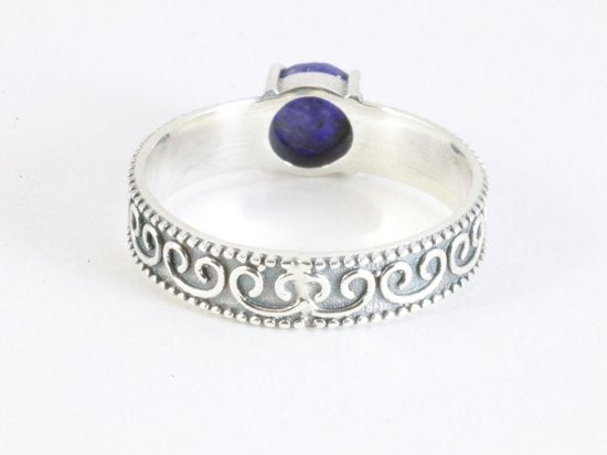 Fijne bewerkte zilveren ring met blauwe saffier afbeelding 3