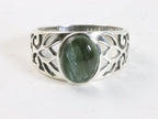 Opengewerkte zilveren ring met groene serafiniet afbeelding 4
