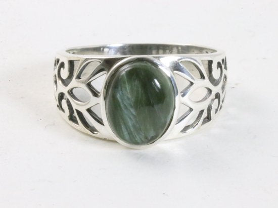 Opengewerkte zilveren ring met groene serafiniet afbeelding 4