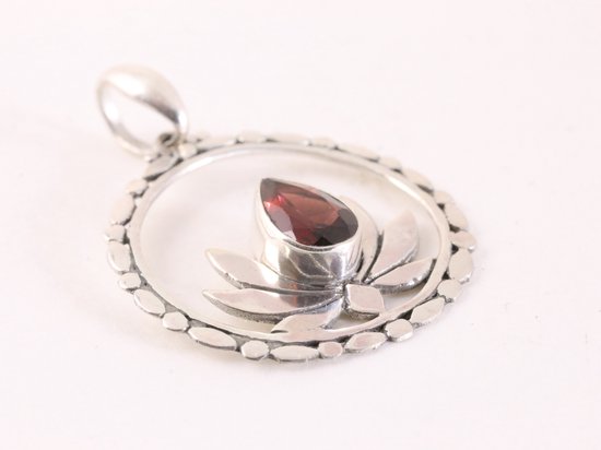 Ronde zilveren lotus bloem hanger met granaat afbeelding 2