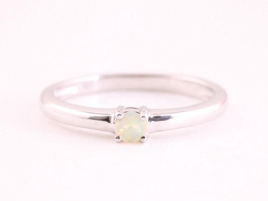 Fijne hoogglans zilveren ring met Ethiopische opaal afbeelding 4